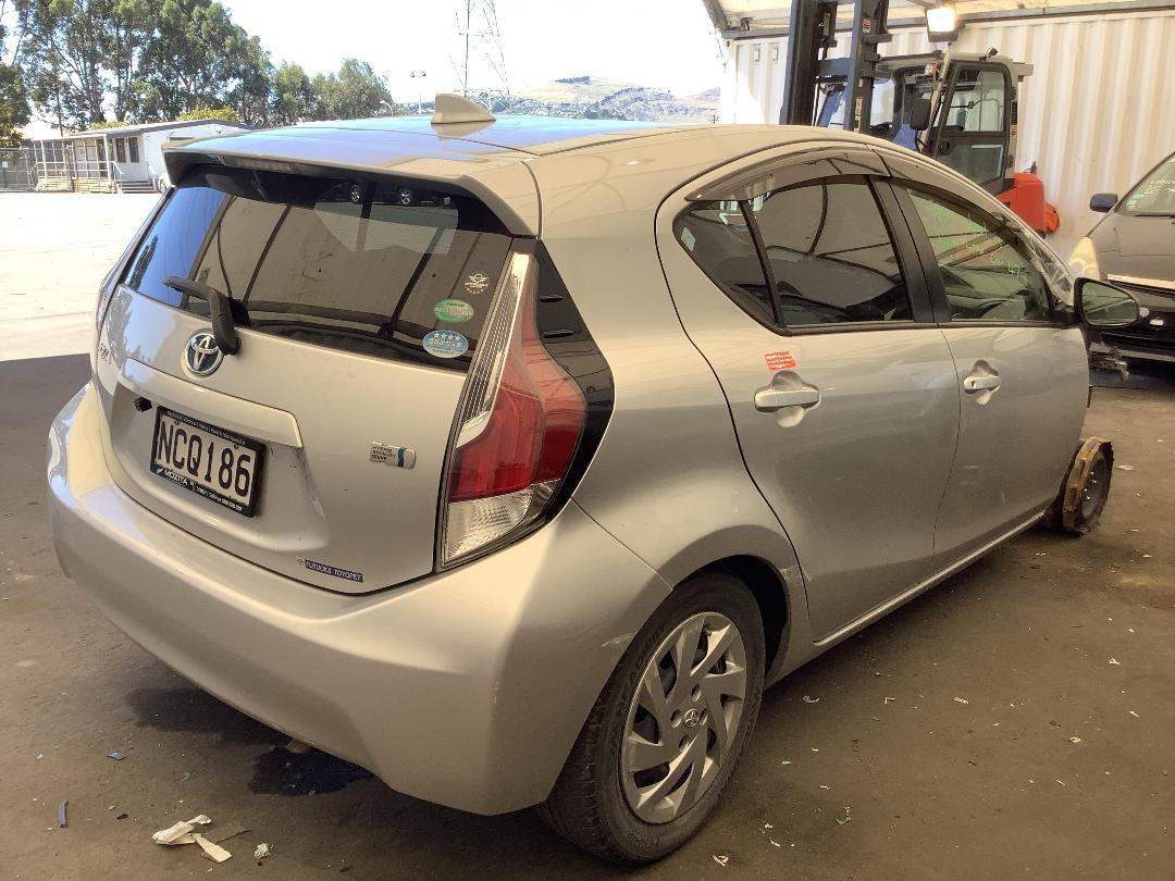 Photo '7' of Toyota Aqua Photo '7' of Toyota Aqua