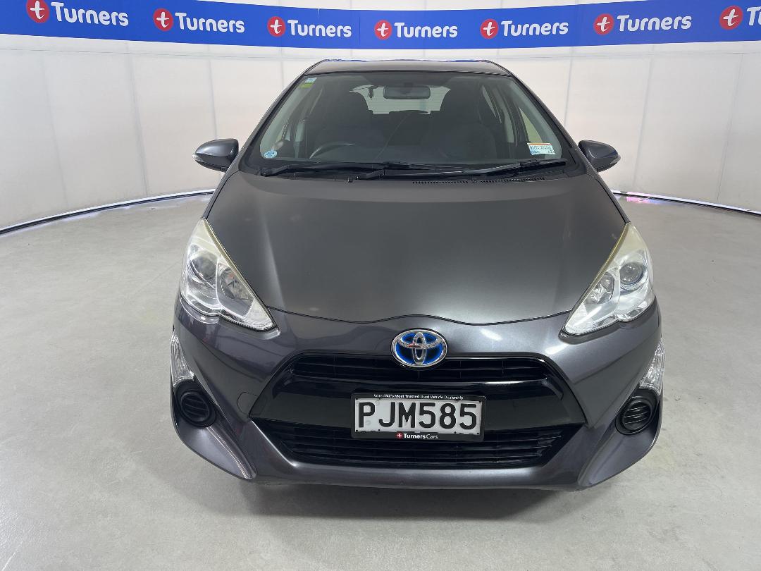 Photo '2' of Toyota Aqua