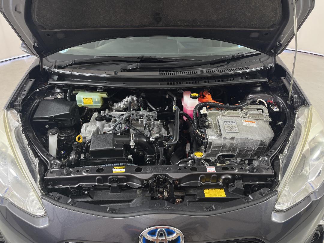 Photo '13' of Toyota Aqua