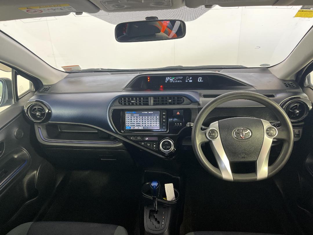 Photo '17' of Toyota Aqua