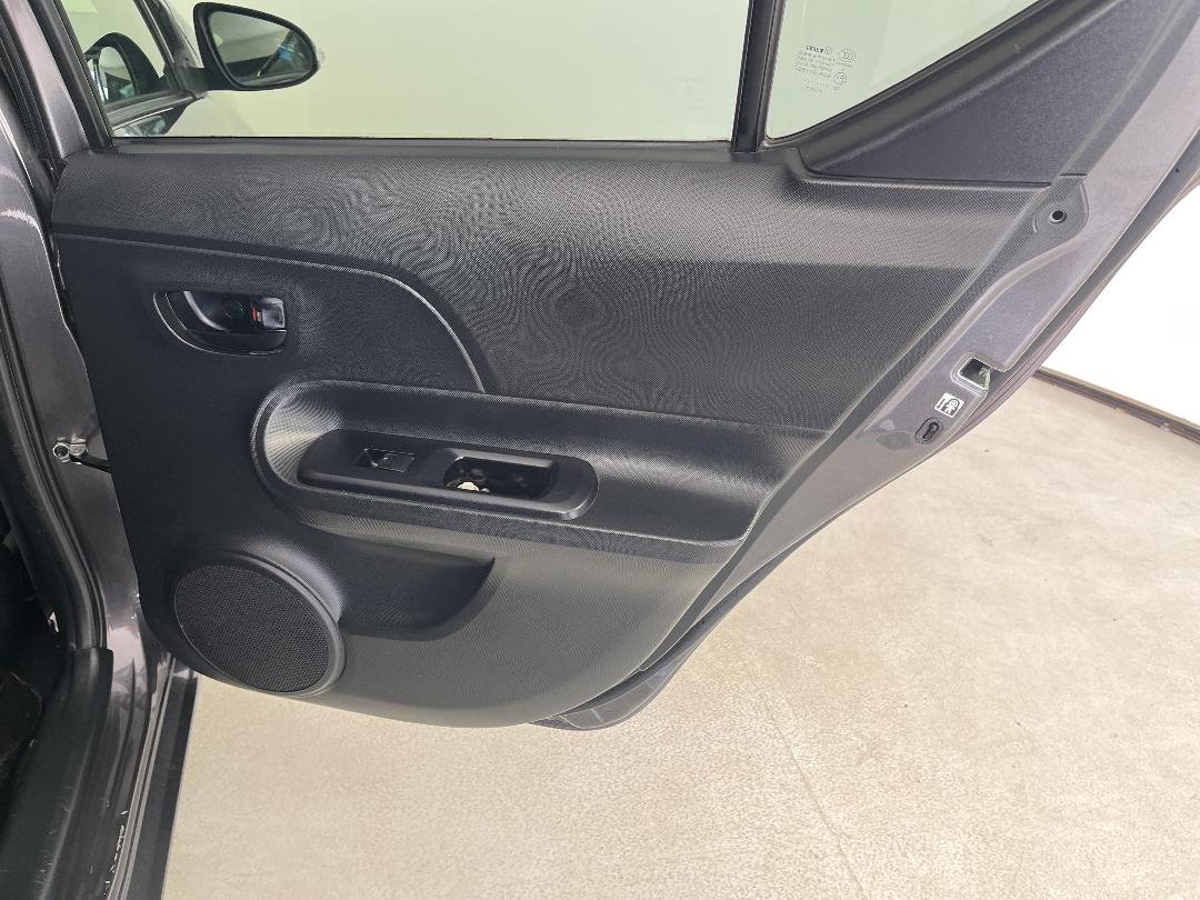 Photo '19' of Toyota Aqua