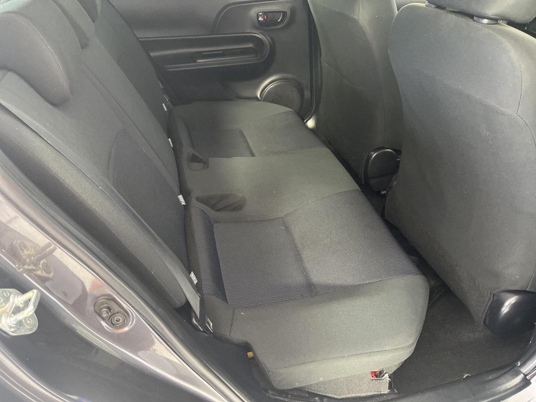 Photo '20' of Toyota Aqua