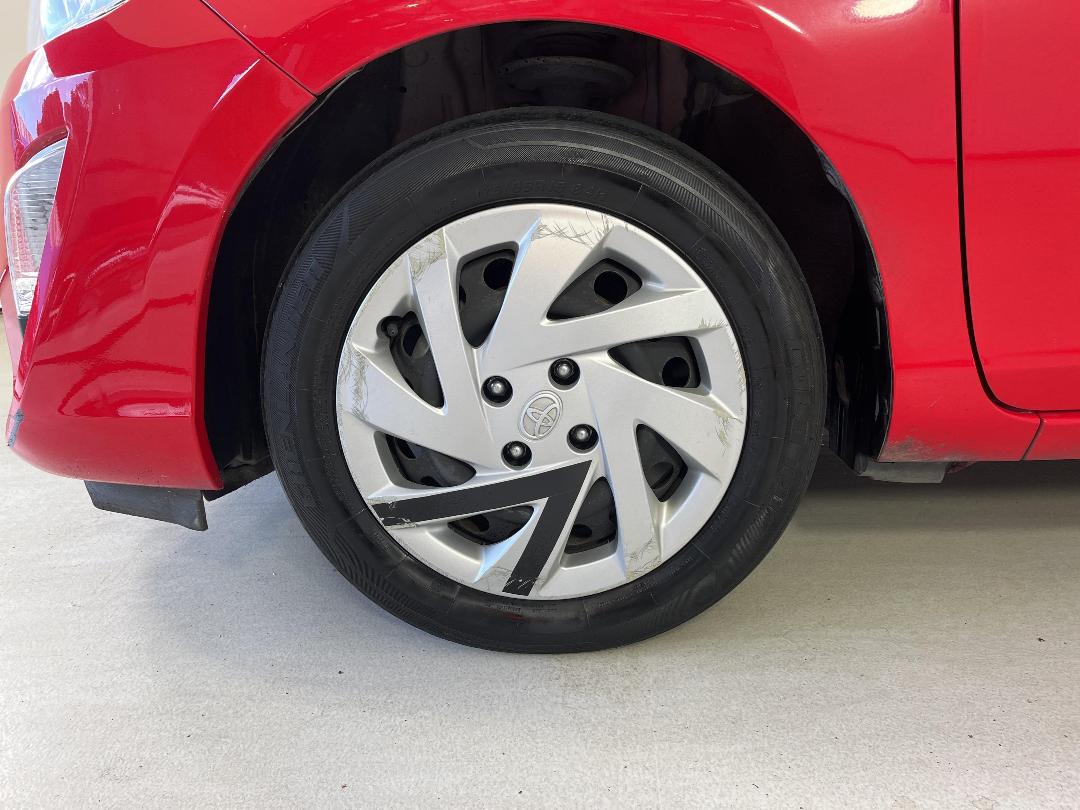 Photo '10' of Toyota Aqua