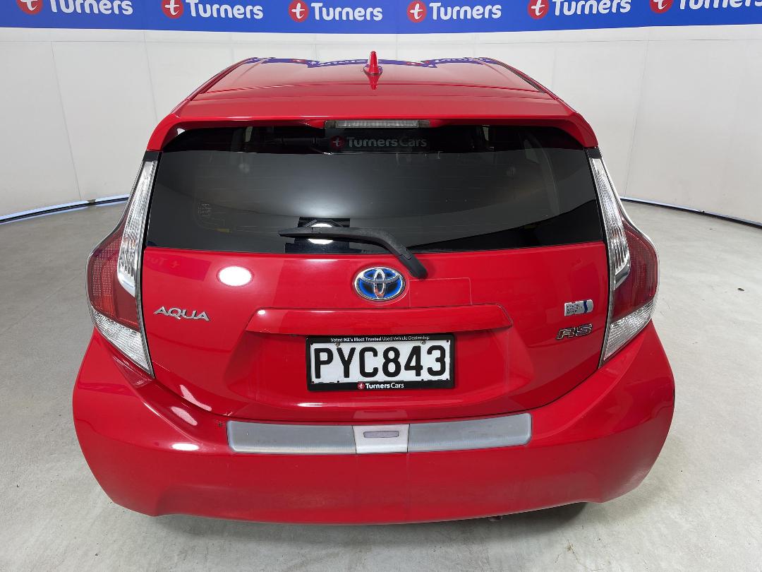 Photo '6' of Toyota Aqua