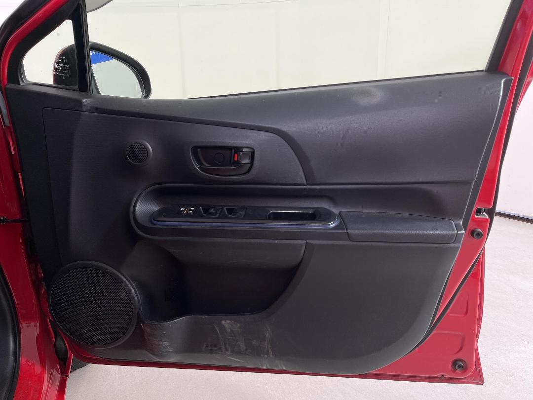 Photo '15' of Toyota Aqua