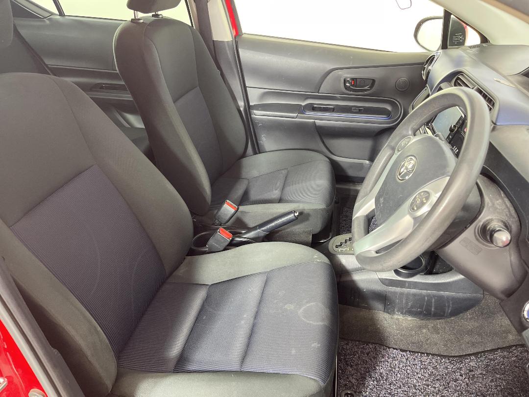 Photo '16' of Toyota Aqua