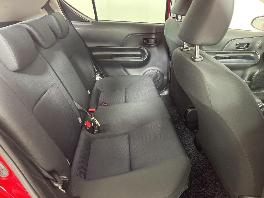 Photo '20' of Toyota Aqua