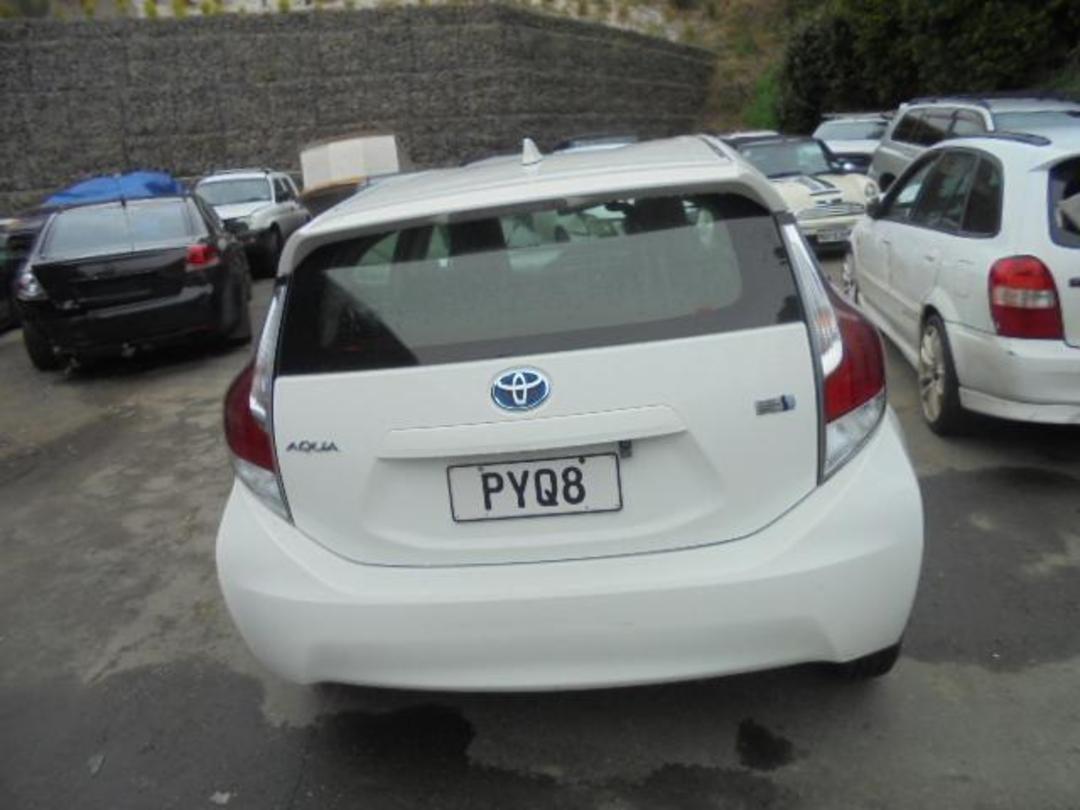 Photo '3' of Toyota Aqua