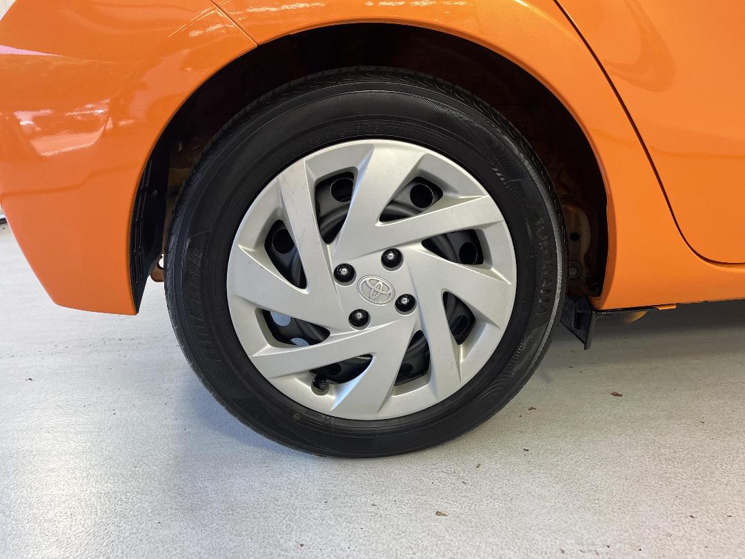 Photo '12' of Toyota Aqua