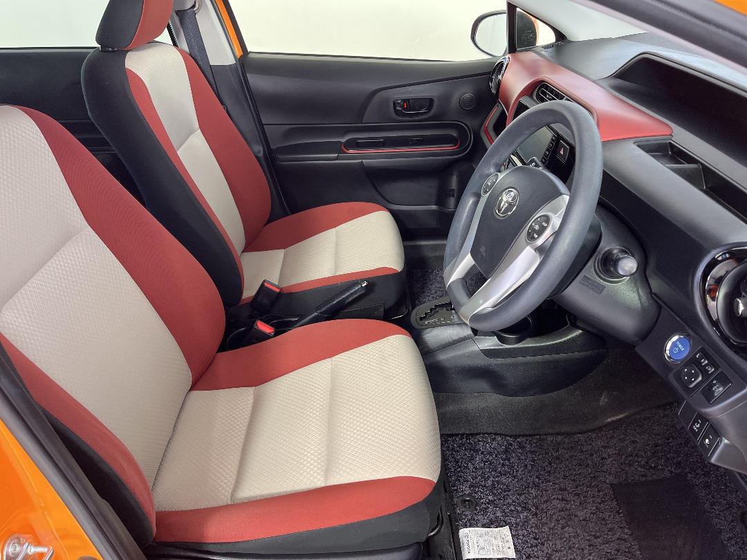 Photo '16' of Toyota Aqua