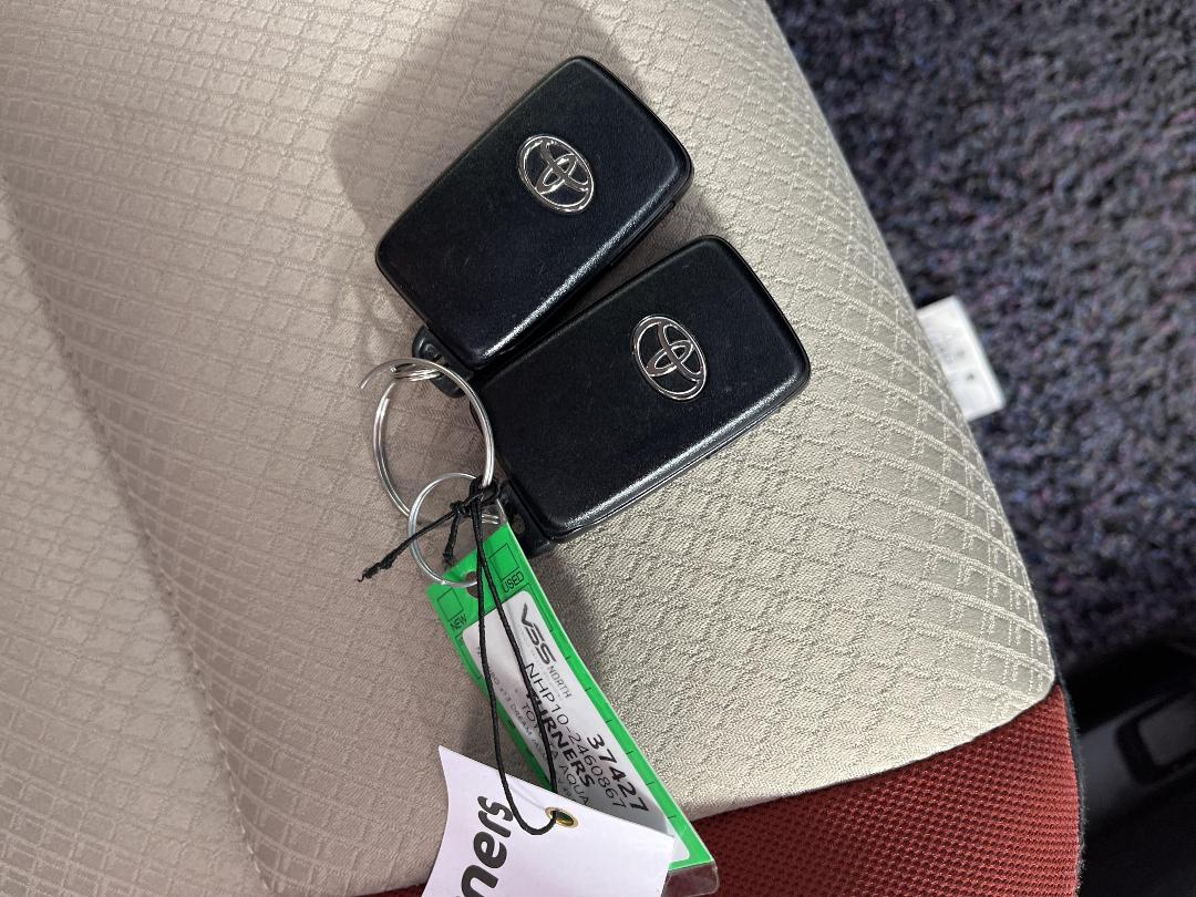 Photo '22' of Toyota Aqua