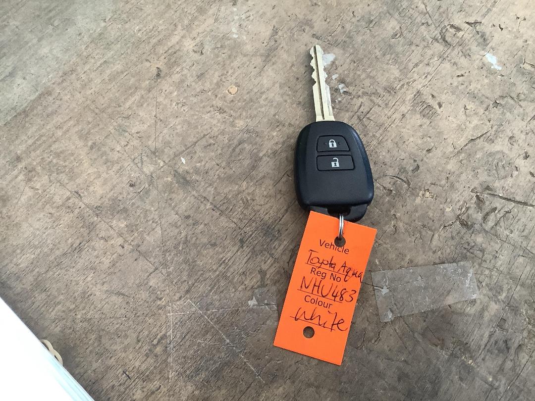 Photo '17' of Toyota Aqua