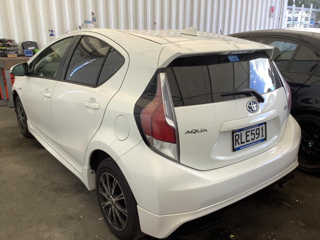 Photo '6' of Toyota Aqua Photo '6' of Toyota Aqua