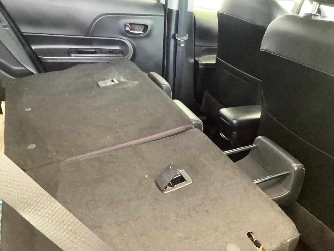 Photo '9' of Toyota Aqua Photo '9' of Toyota Aqua