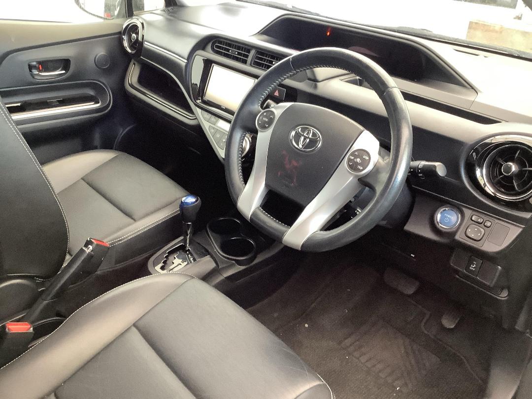 Photo '11' of Toyota Aqua Photo '11' of Toyota Aqua