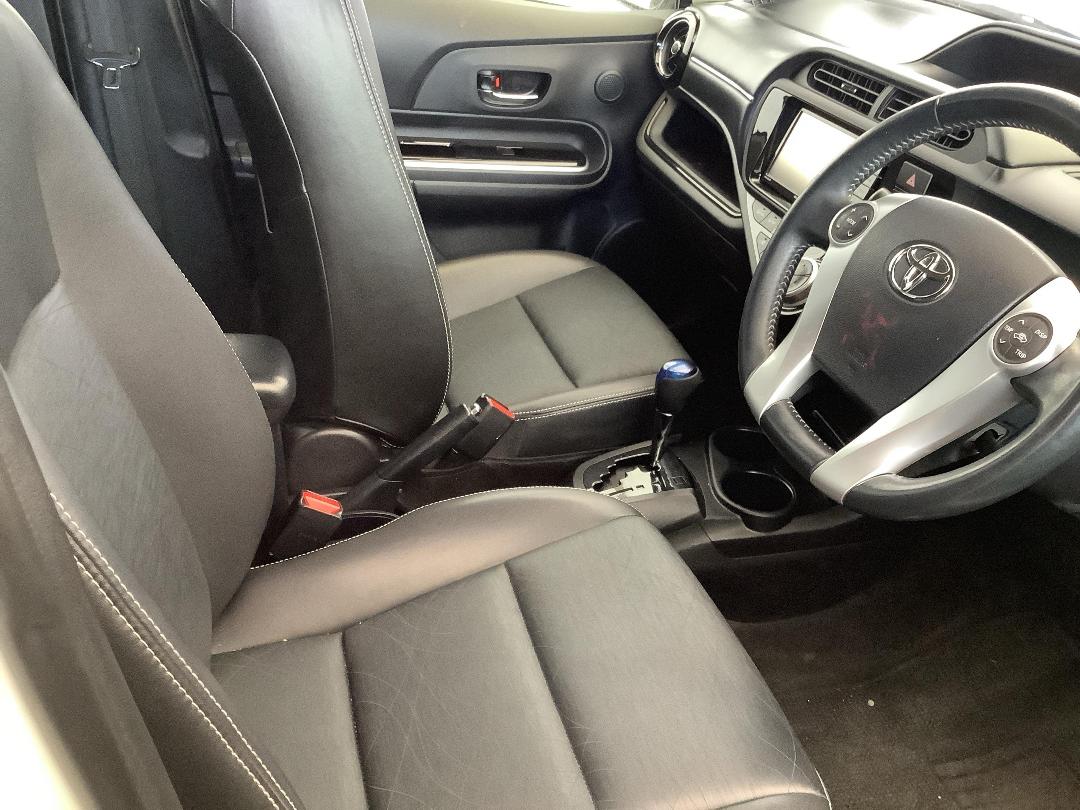 Photo '12' of Toyota Aqua Photo '12' of Toyota Aqua