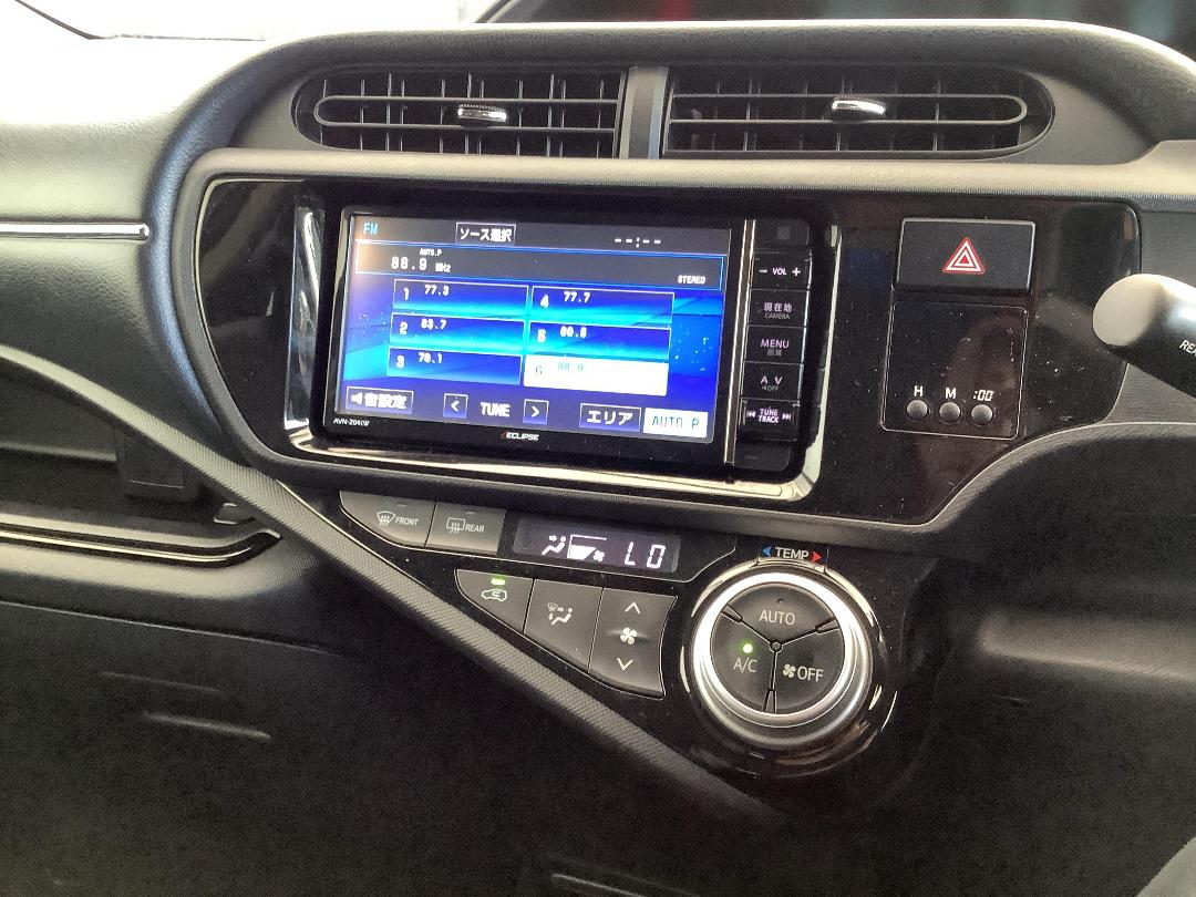 Photo '16' of Toyota Aqua Photo '16' of Toyota Aqua