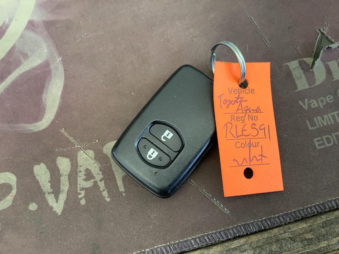 Photo '21' of Toyota Aqua Photo '21' of Toyota Aqua