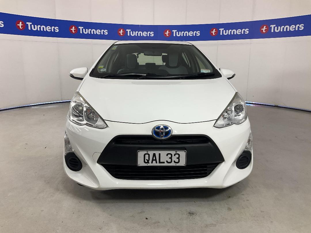 Photo '2' of Toyota Aqua