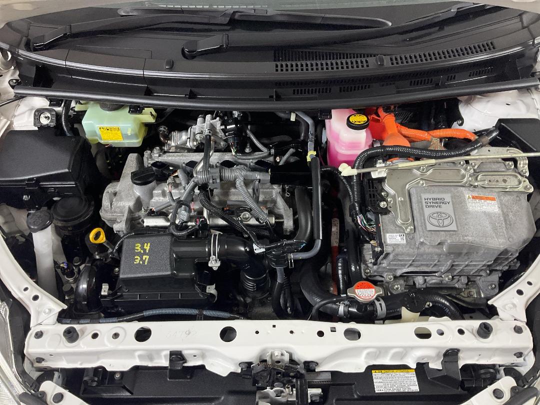 Photo '13' of Toyota Aqua