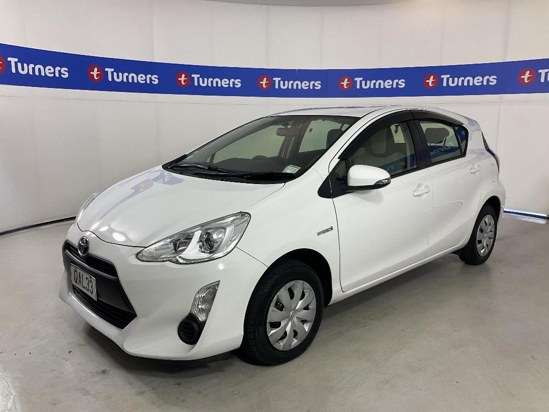 Photo '4' of Toyota Aqua