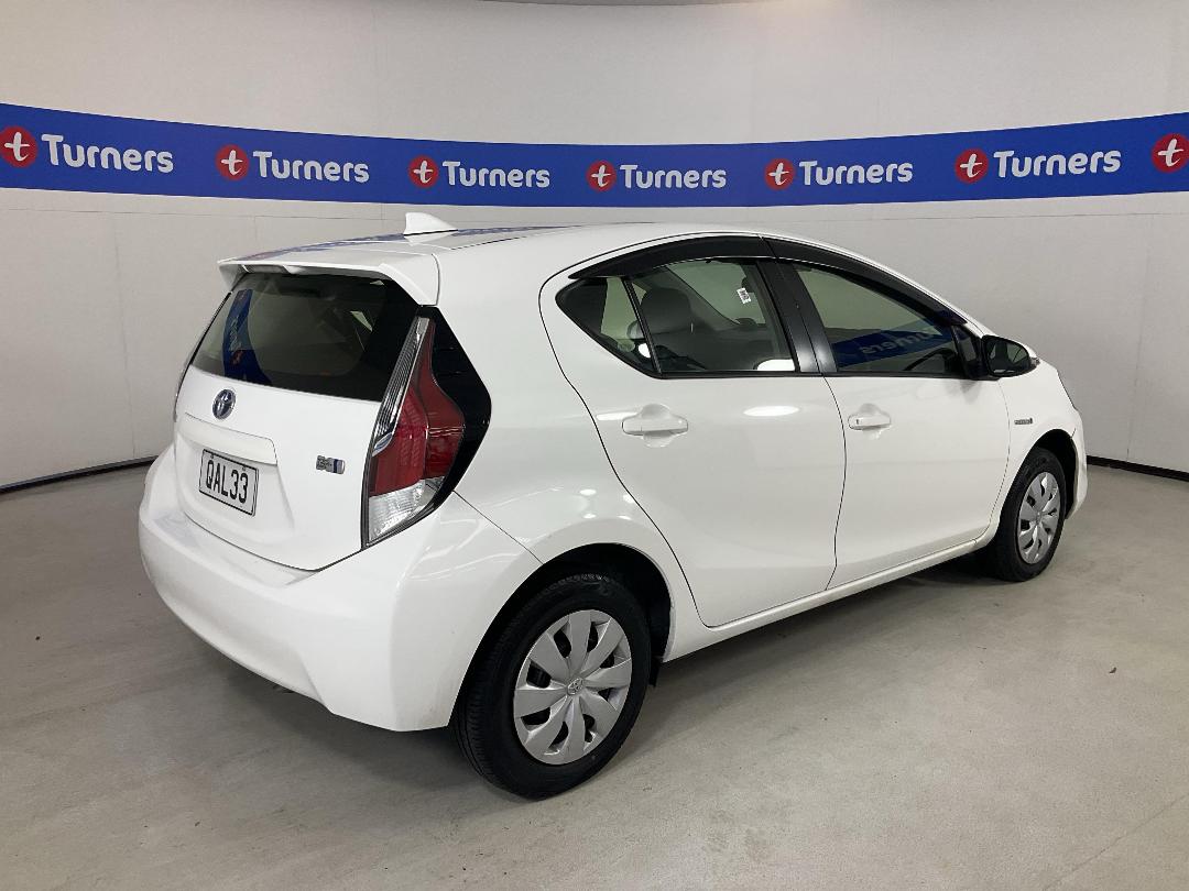 Photo '7' of Toyota Aqua