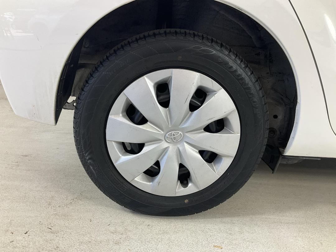 Photo '12' of Toyota Aqua