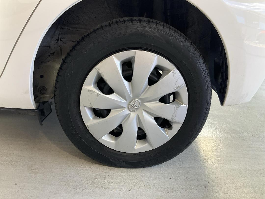 Photo '11' of Toyota Aqua