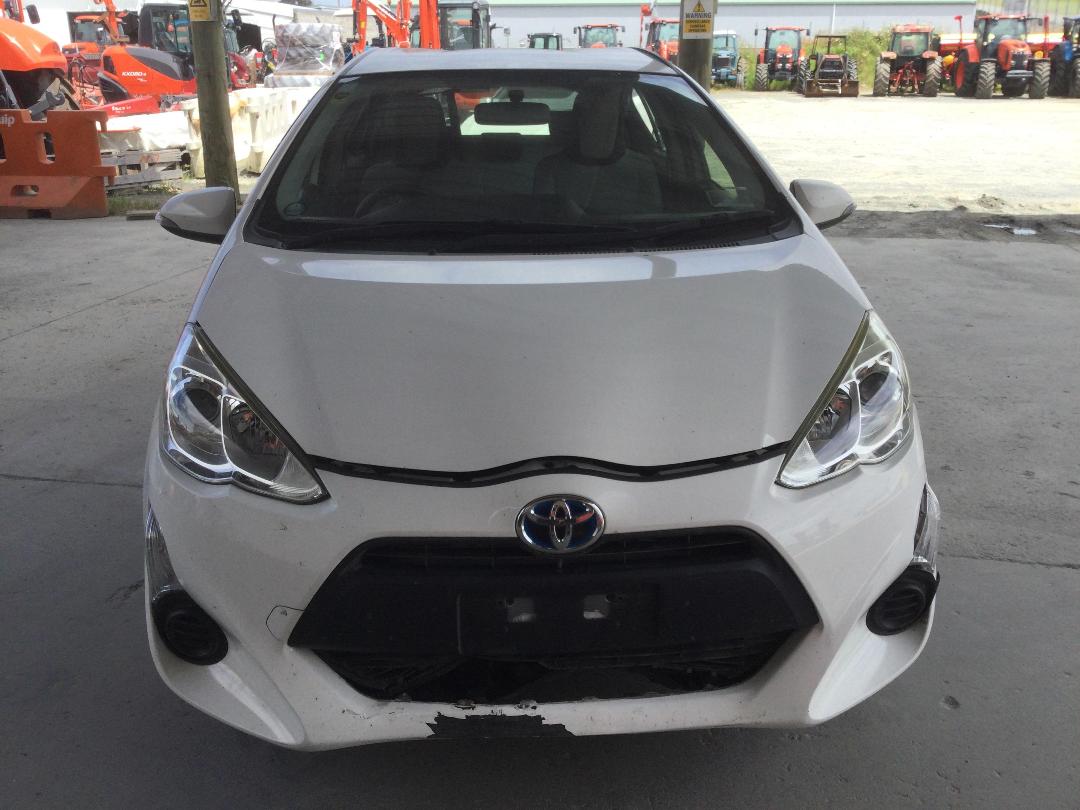 Photo '2' of Toyota Aqua Hybrid Photo '2' of Toyota Aqua Hybrid