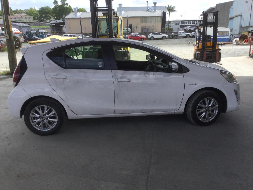 Photo '8' of Toyota Aqua Hybrid Photo '8' of Toyota Aqua Hybrid