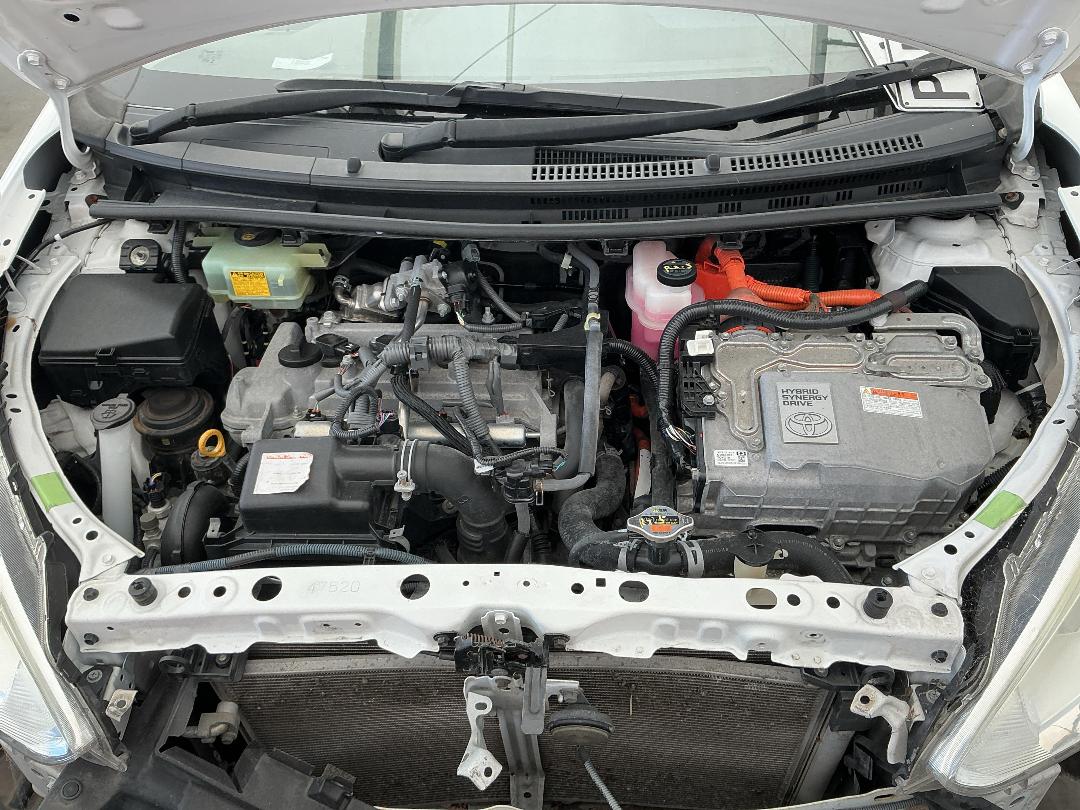 Photo '12' of Toyota Aqua Hybrid Photo '12' of Toyota Aqua Hybrid