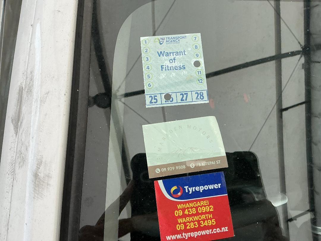 Photo '15' of Toyota Aqua Hybrid Photo '15' of Toyota Aqua Hybrid