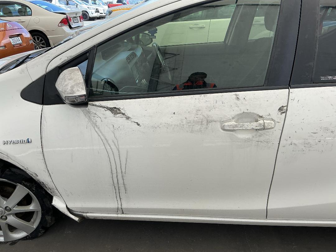 Photo '23' of Toyota Aqua Hybrid Photo '23' of Toyota Aqua Hybrid