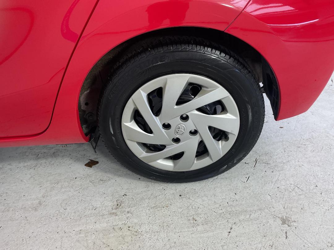 Photo '11' of Toyota Aqua