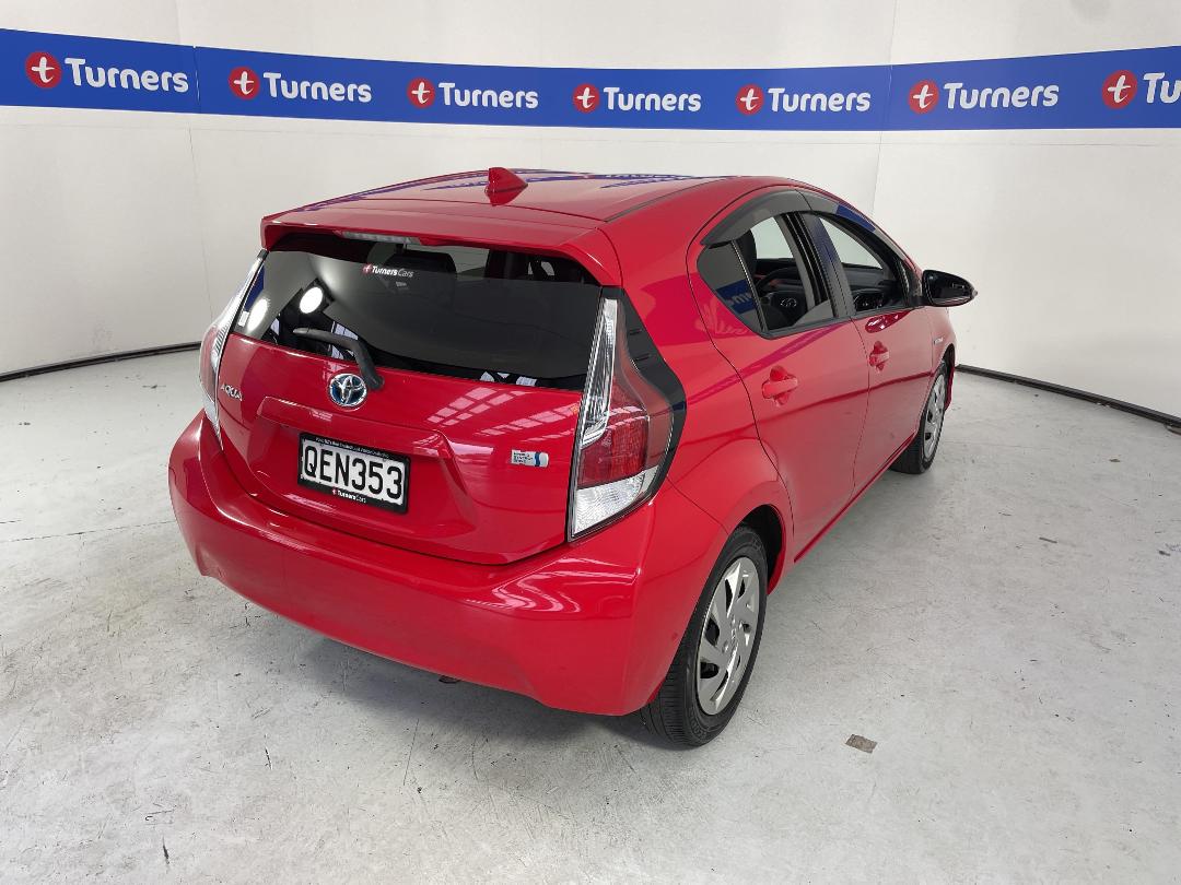 Photo '7' of Toyota Aqua