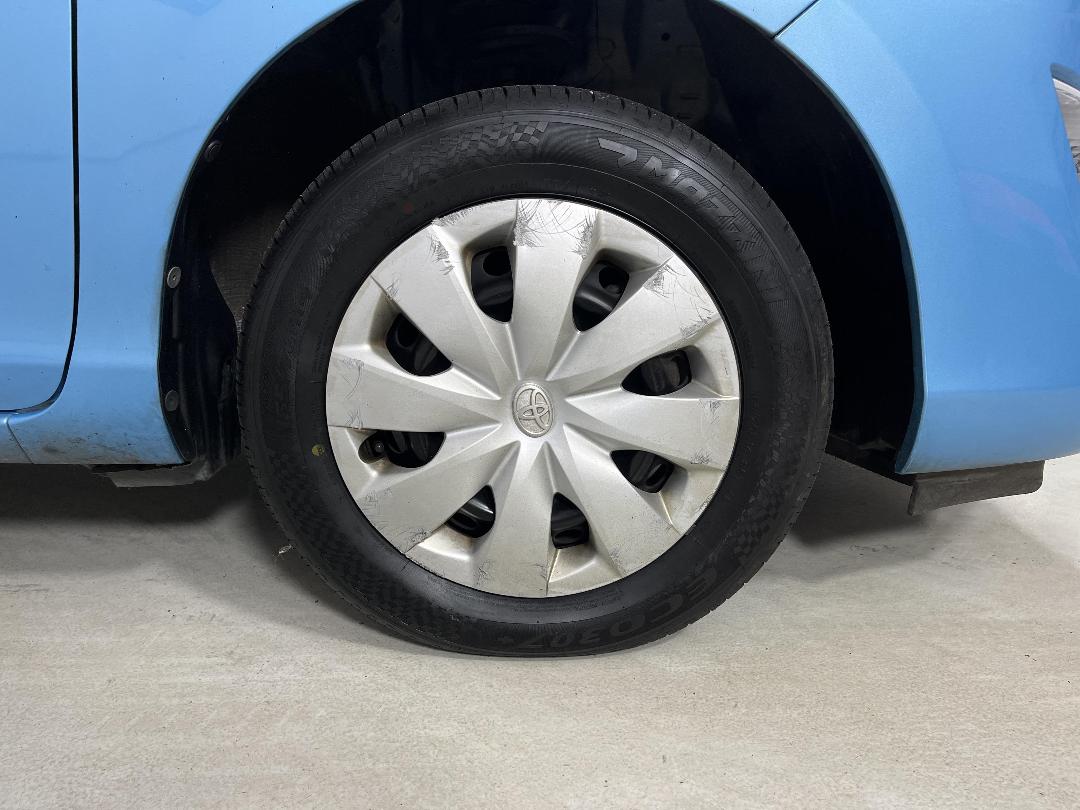 Photo '9' of Toyota Aqua Photo '9' of Toyota Aqua