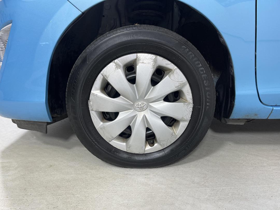 Photo '10' of Toyota Aqua Photo '10' of Toyota Aqua