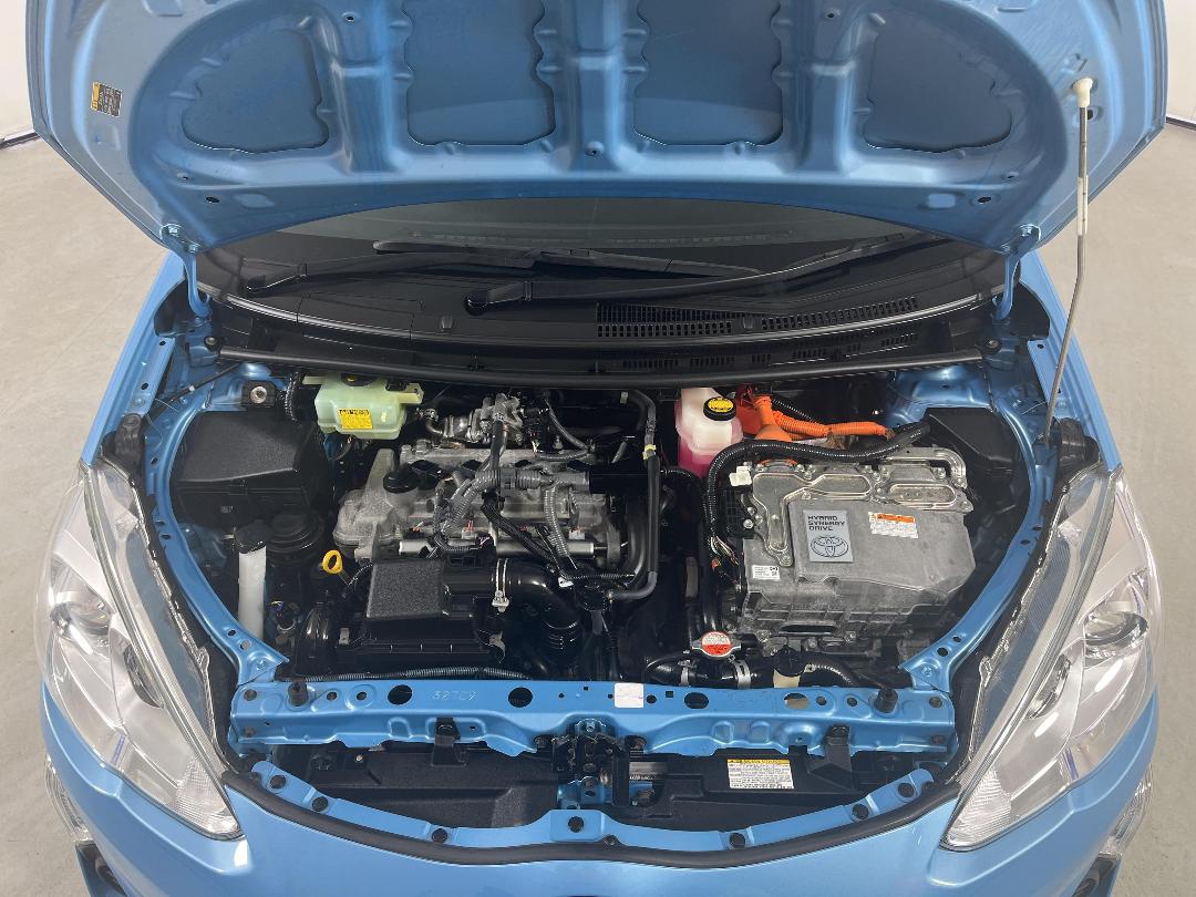 Photo '13' of Toyota Aqua Photo '13' of Toyota Aqua