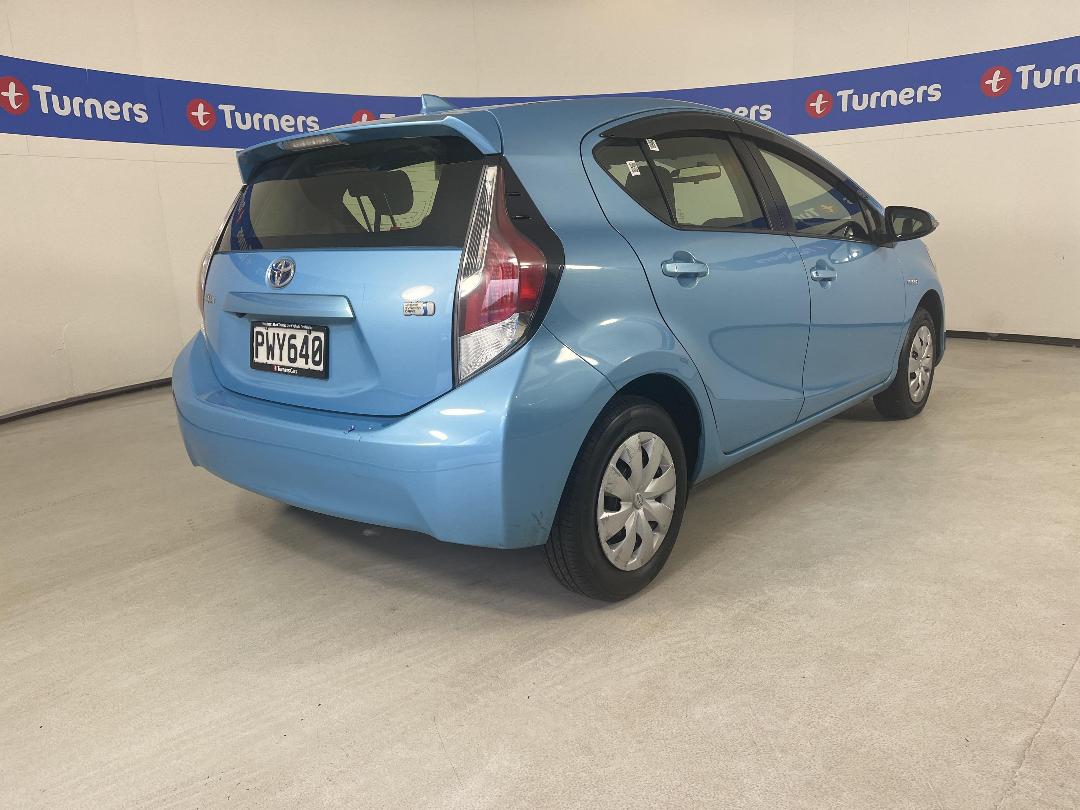 Photo '7' of Toyota Aqua Photo '7' of Toyota Aqua