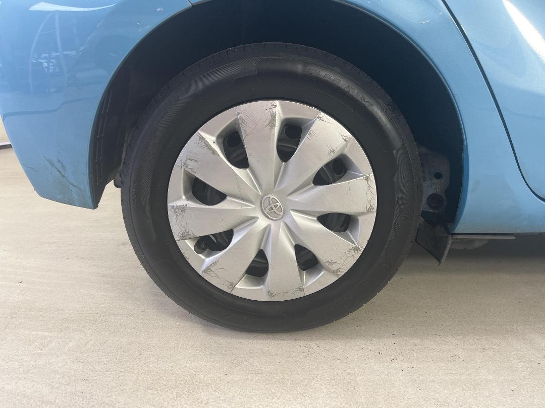 Photo '12' of Toyota Aqua Photo '12' of Toyota Aqua