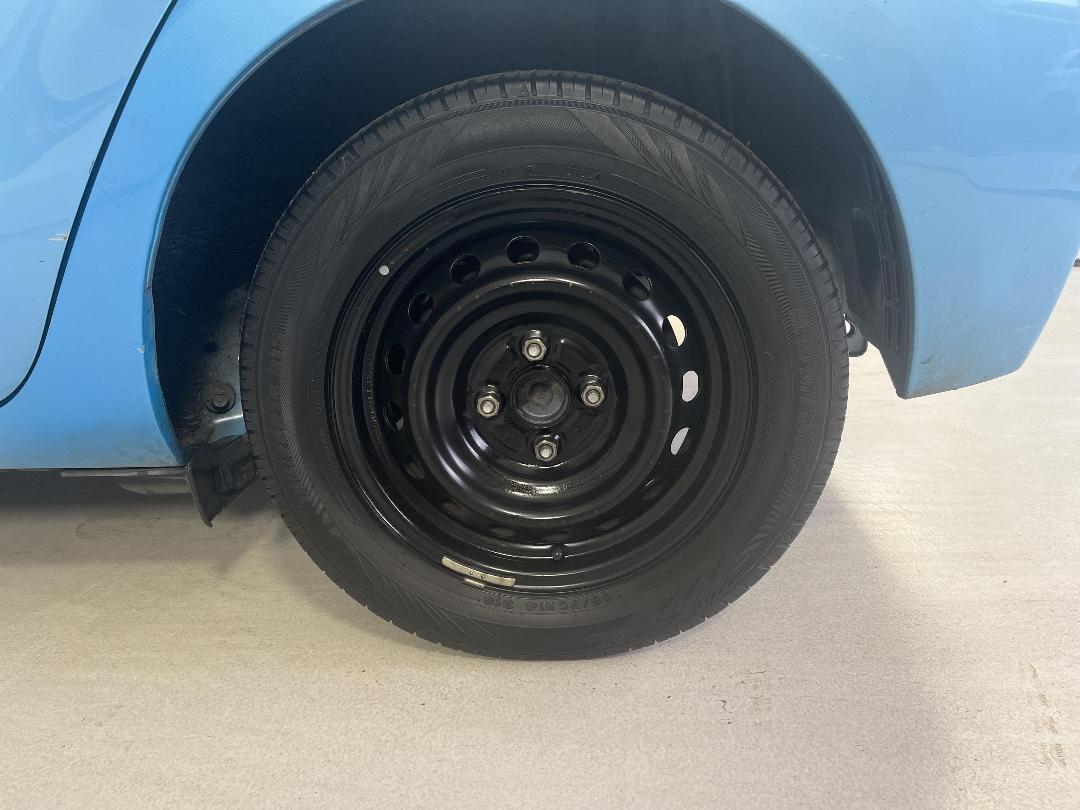 Photo '11' of Toyota Aqua Photo '11' of Toyota Aqua