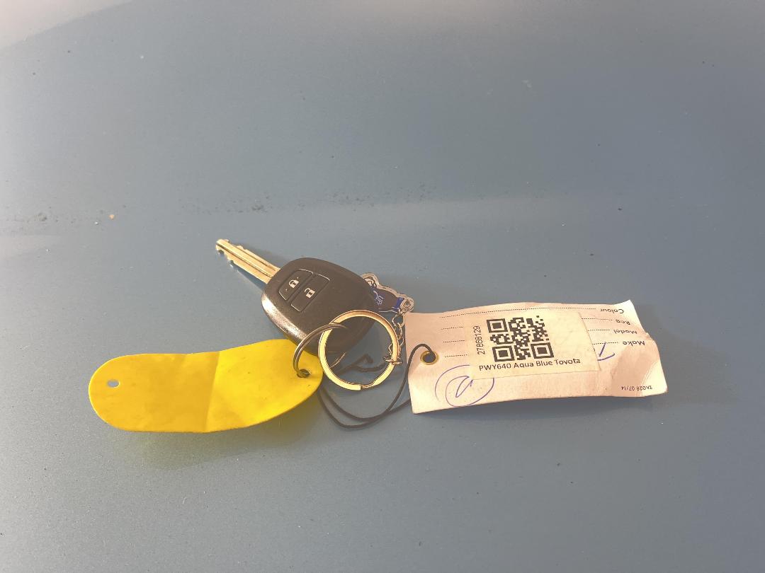 Photo '22' of Toyota Aqua Photo '22' of Toyota Aqua