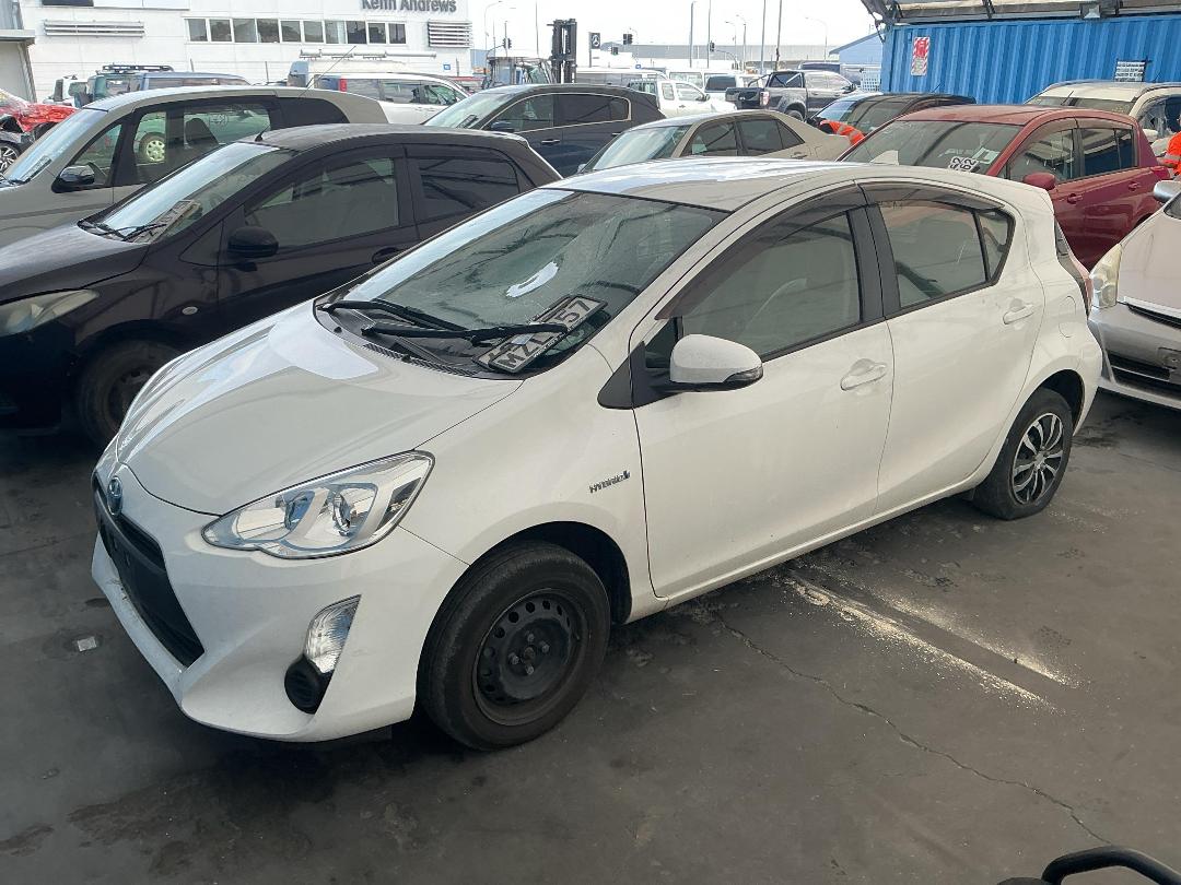 Photo '5' of Toyota Aqua Photo '5' of Toyota Aqua