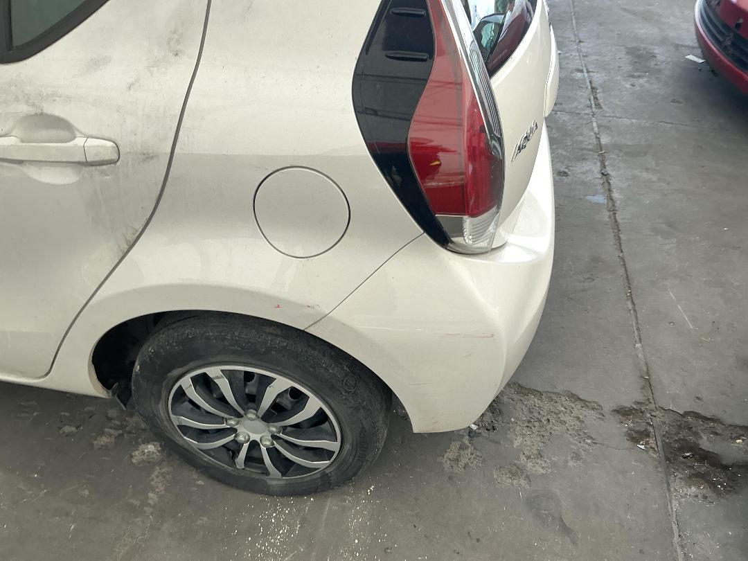 Photo '10' of Toyota Aqua Photo '10' of Toyota Aqua