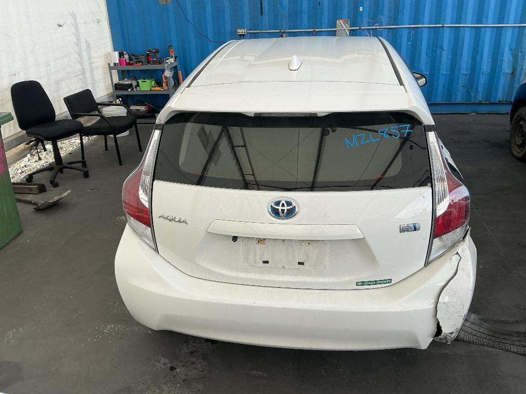 Photo '11' of Toyota Aqua Photo '11' of Toyota Aqua