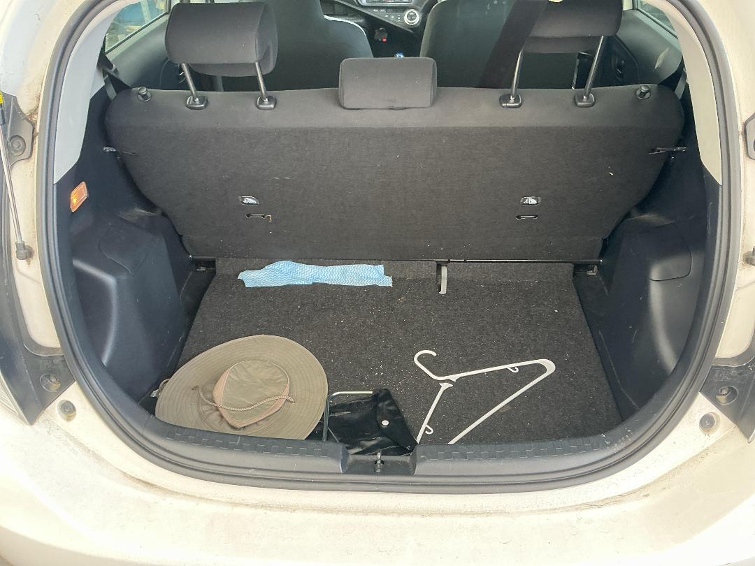 Photo '22' of Toyota Aqua Photo '22' of Toyota Aqua