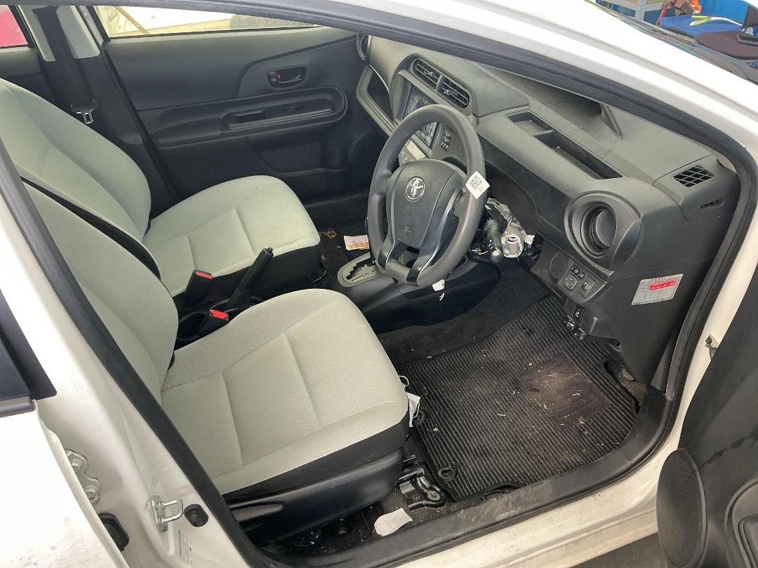 Photo '19' of Toyota Aqua Photo '19' of Toyota Aqua