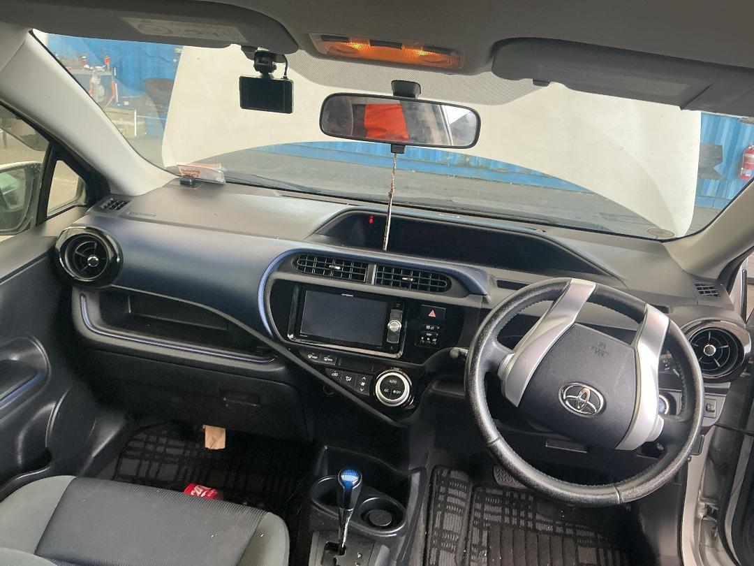 Photo '21' of Toyota Aqua Hybrid Photo '21' of Toyota Aqua Hybrid