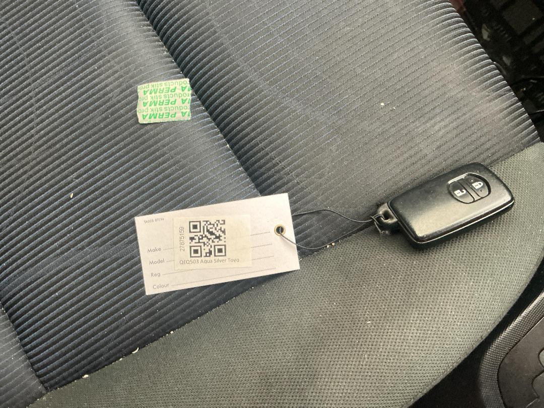 Photo '18' of Toyota Aqua Hybrid Photo '18' of Toyota Aqua Hybrid