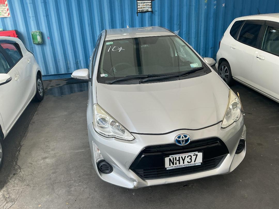 Photo '4' of Toyota Aqua Photo '4' of Toyota Aqua